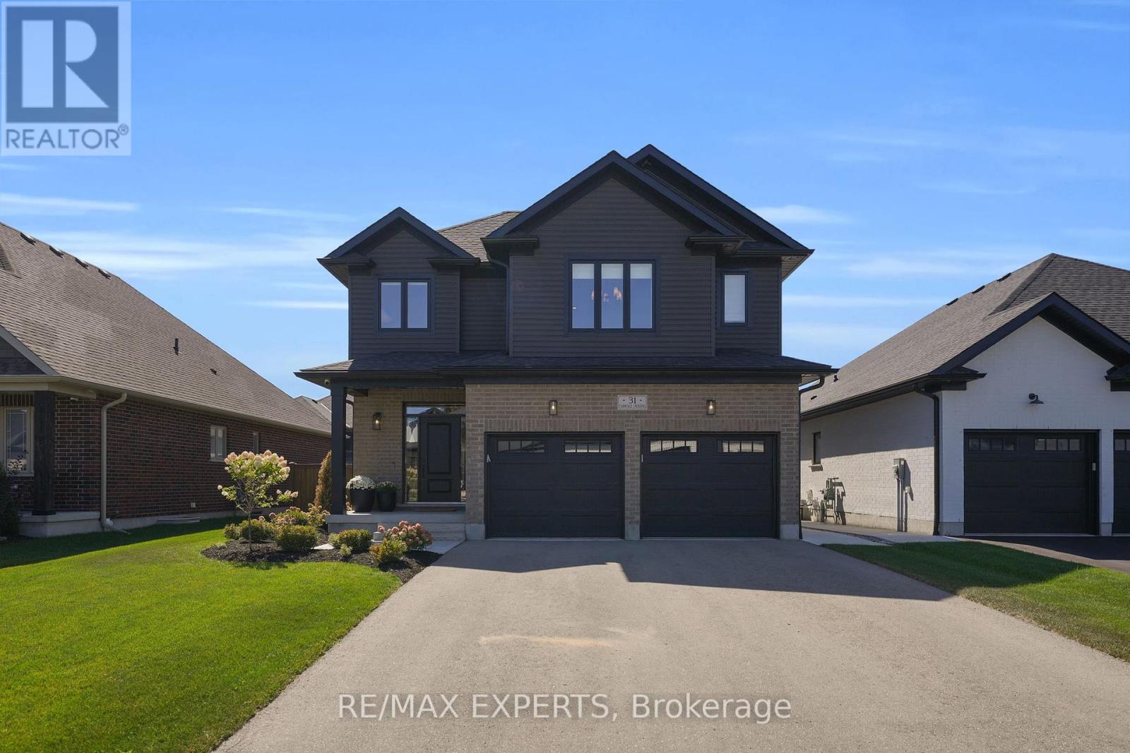31 Carriage Xing, Mapleton, ON N0G 1P0