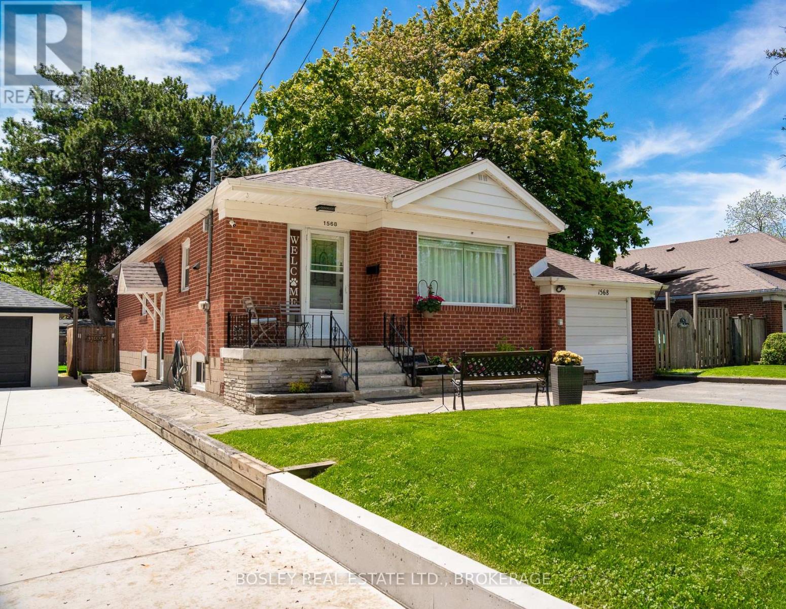 1568 Asgard Dr, Mississauga, ON L5E 2B9