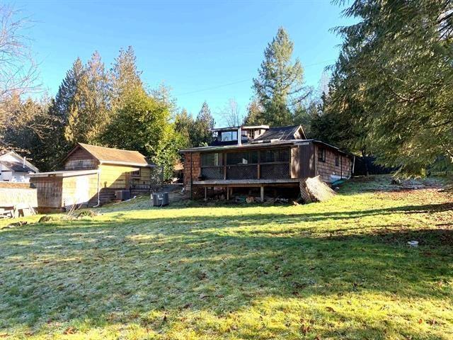 10053 Wolfe St, Mission, BC V4S 1G7