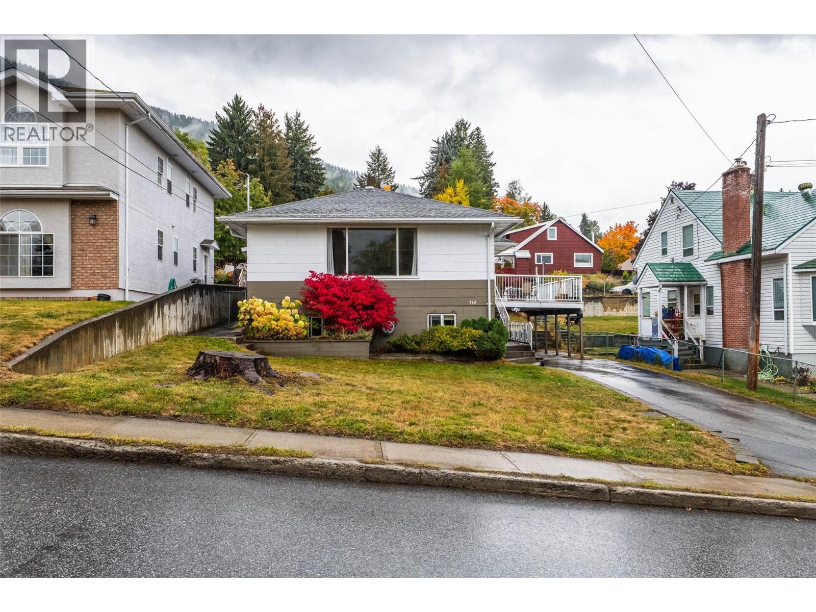 714 Robson St, Nelson, BC V1L 5B1