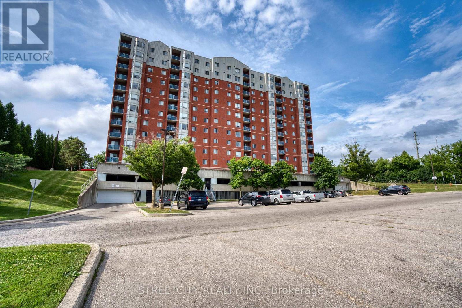 710 30 Chapman Ct, London, ON N6G 4Y4