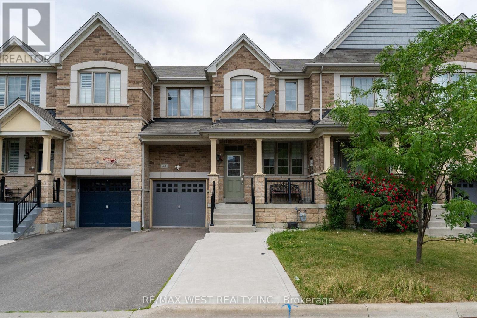 40 Yellowknife Rd, Brampton Sandringham-wellington North, ON L6R 3X4