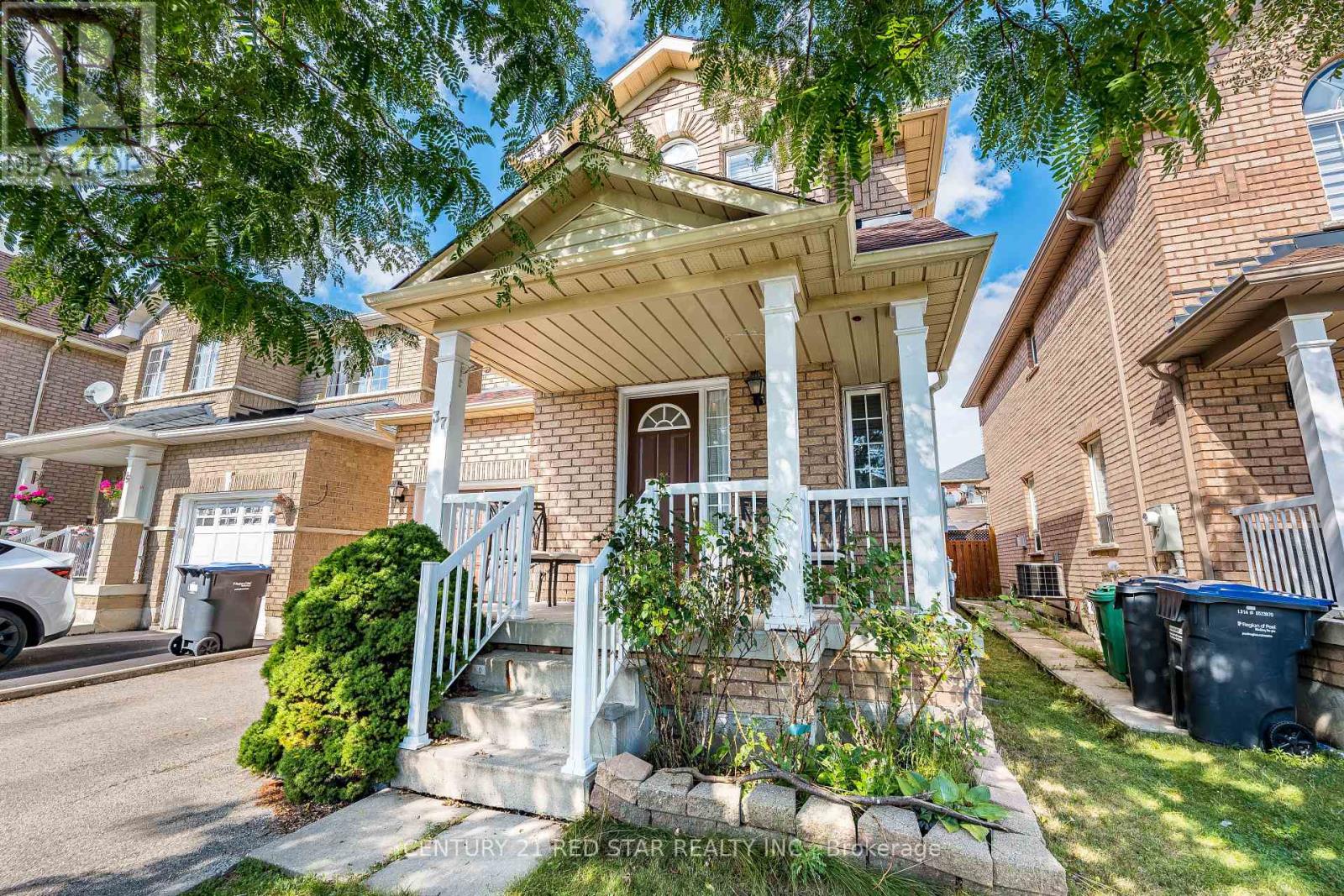 37 Oakmeadow Dr, Brampton, ON L7A 2M1