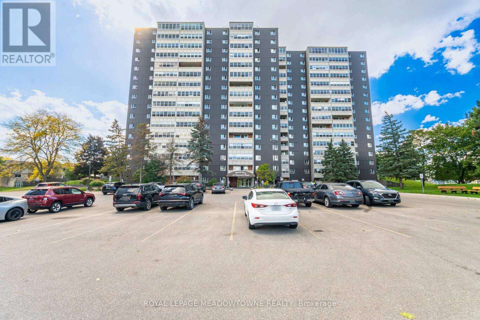 804 225 Harvard Pl, Waterloo, ON N2J 4H4