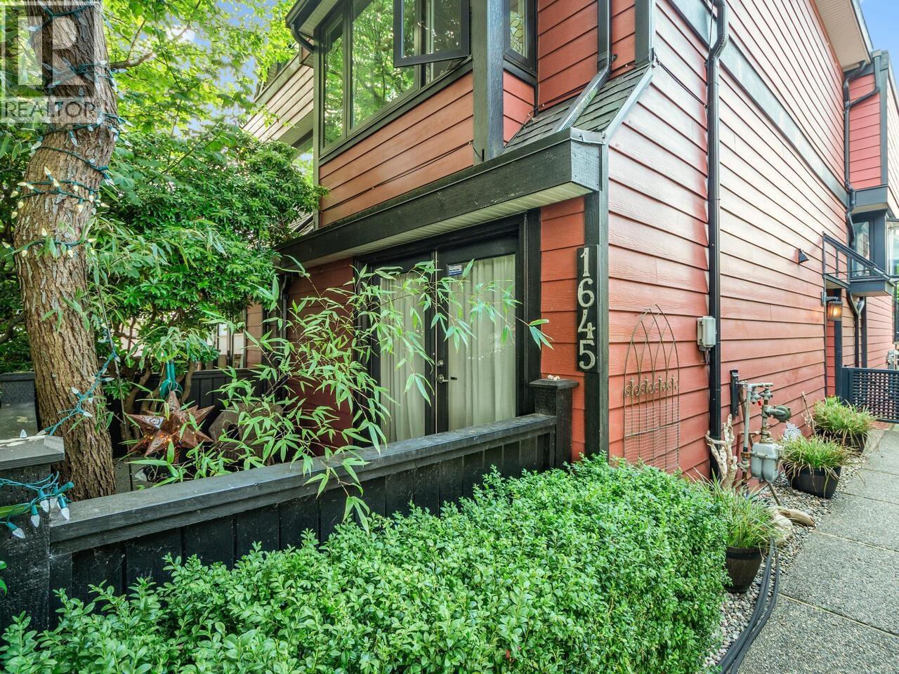 1645 Stephens St, Vancouver, BC V6K 3V4