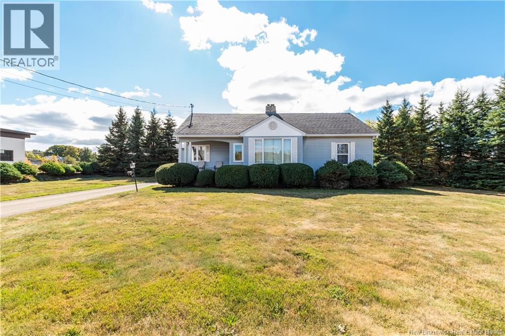 2155 Amirault, Dieppe, NB E1A 7K3
