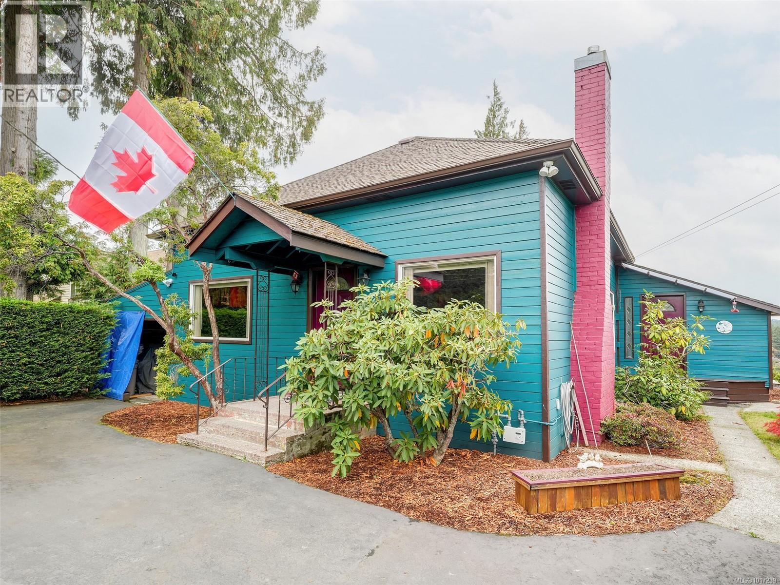 3998 Holland Ave, Saanich, BC V8Z 5K1