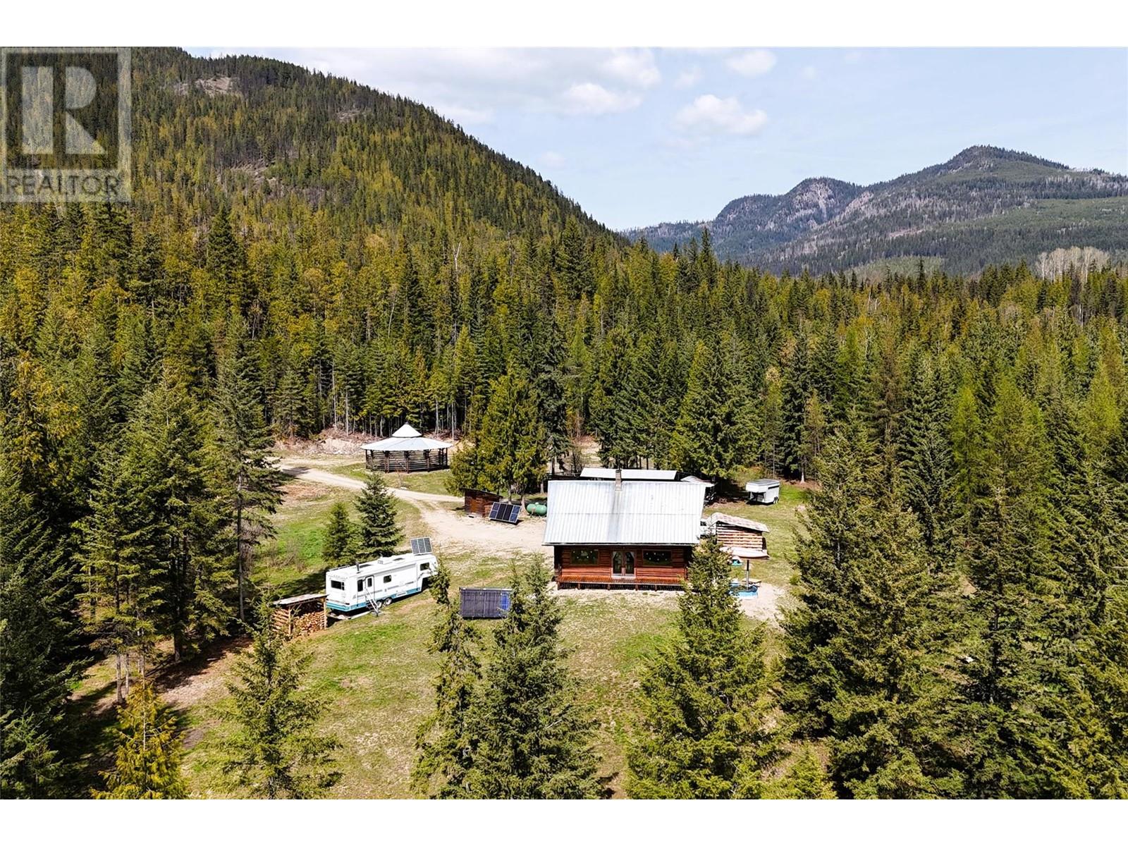 1425 Bobbie Burns Rd, Lumby, BC V0E 2C4