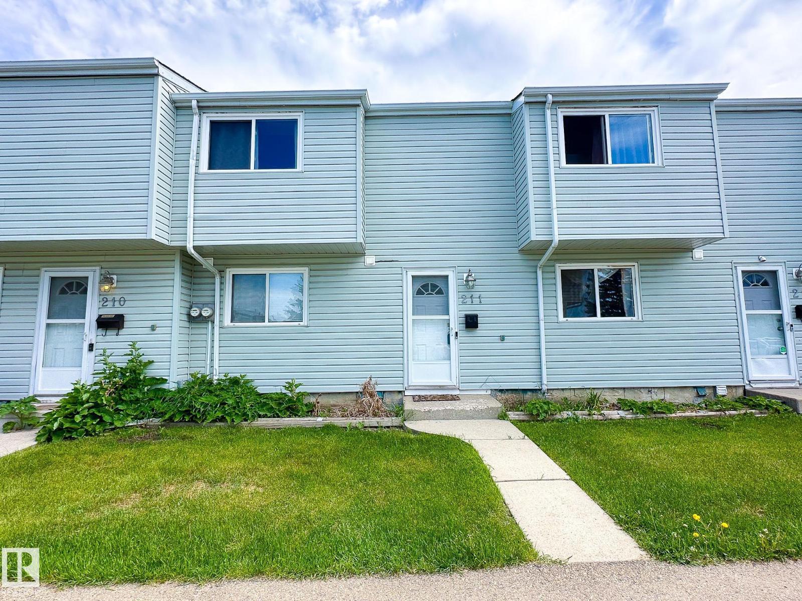 211 Dickinsfield Co NW, Edmonton, AB T5E 5V8