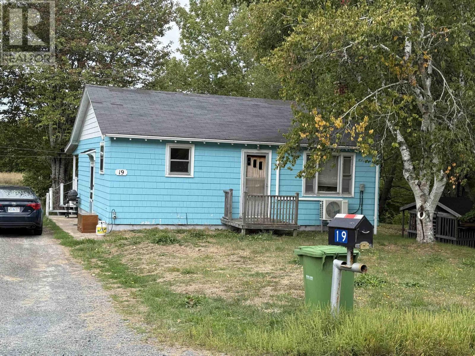 19 Highway 215, Newport Corner, NS B0N 1L0