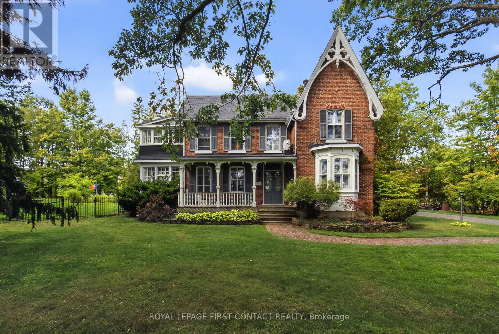126 Letitia St, Barrie, ON L4N 1P5