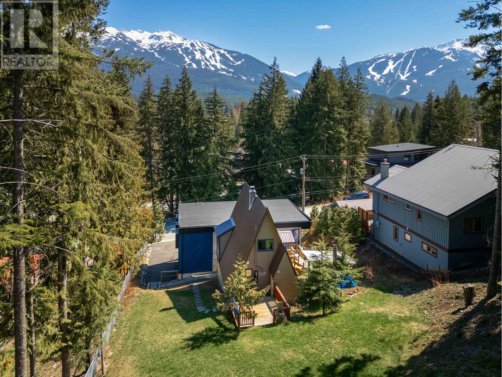 8409 Matterhorn Dr, Whistler, BC V8E 0G1