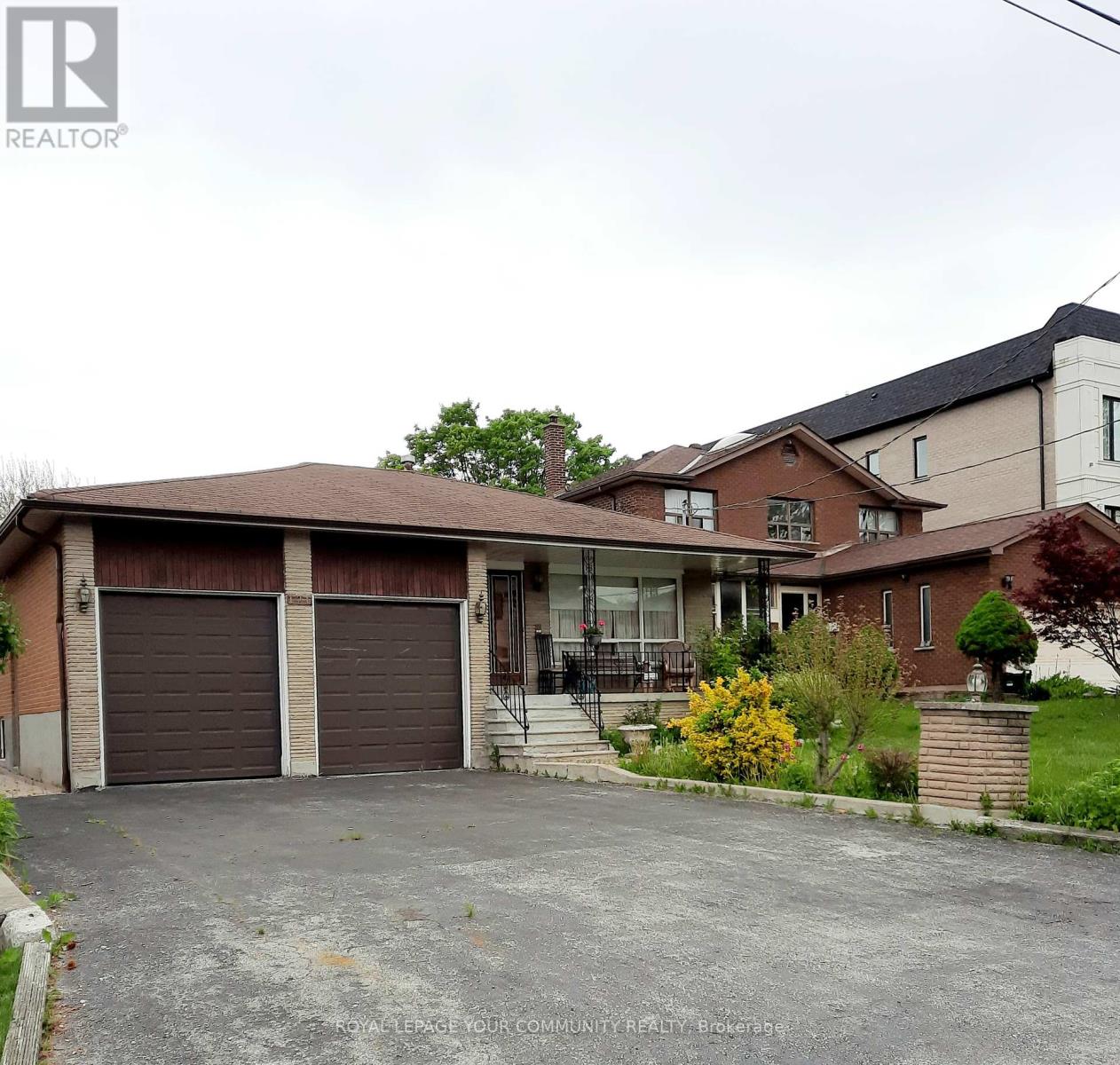 126 Spruce Ave, Richmond Hill, ON L4C 6W1