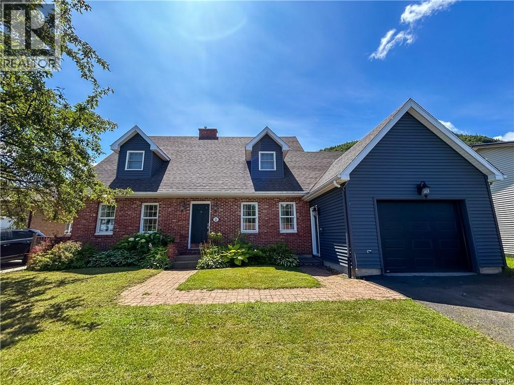 22 Walker Cres, Campbellton, NB E3N 3N8