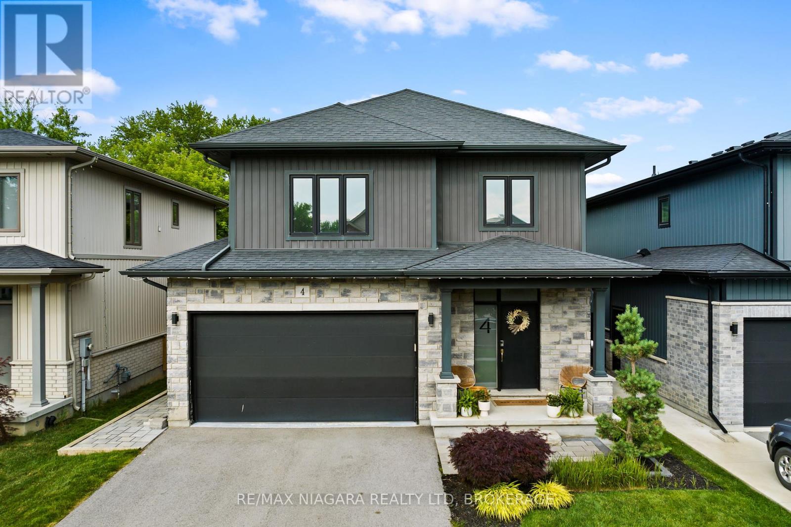 4 Olde School Ct, St. Catharines, ON L2N 0B1