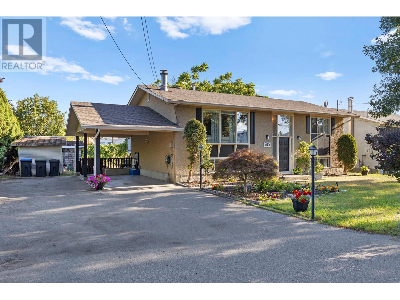 745 Dundee Rd, Kelowna, BC V1X 1R3