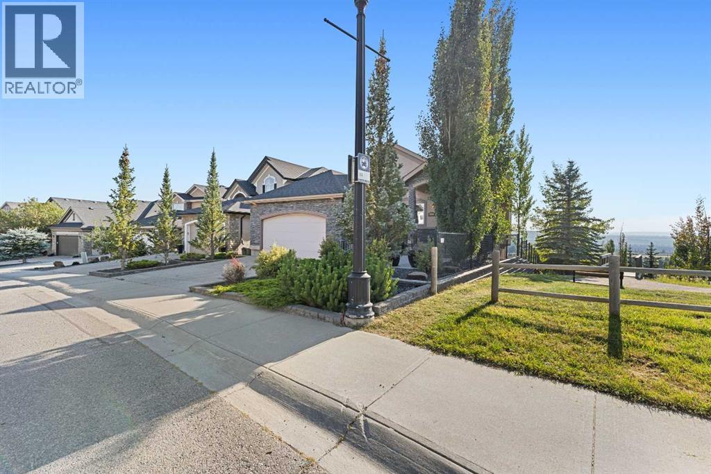 188 Springbluff Blvd SW, Calgary, AB T3H 5R5