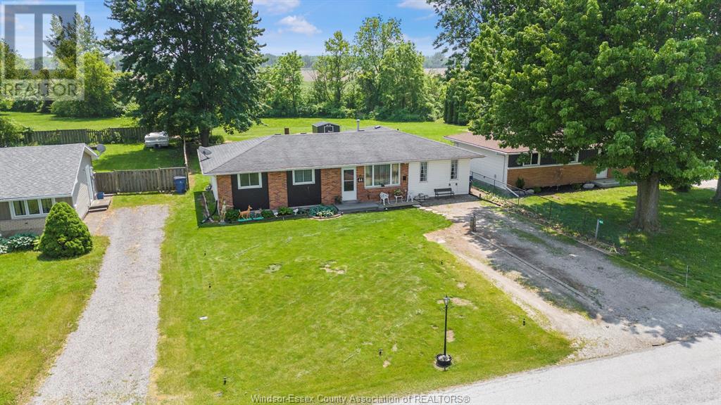 44 Irwin St, Wallaceburg, ON N8A 4S1