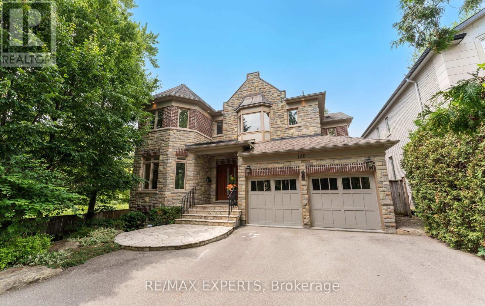 120 Riverside Dr, Vaughan East Woodbridge, ON L4L 2L3