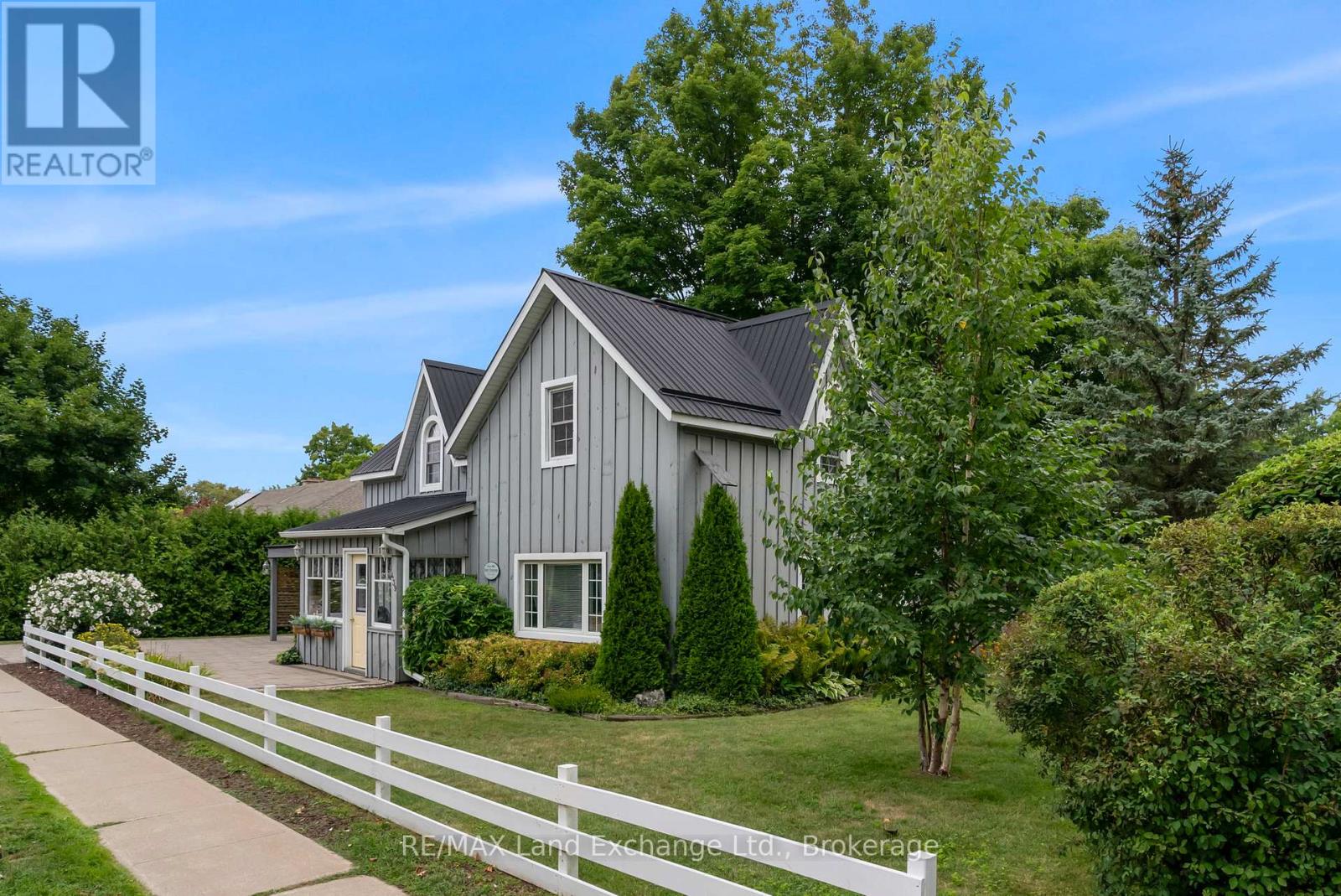 439 Green St, Saugeen Shores, ON N0H 2C0