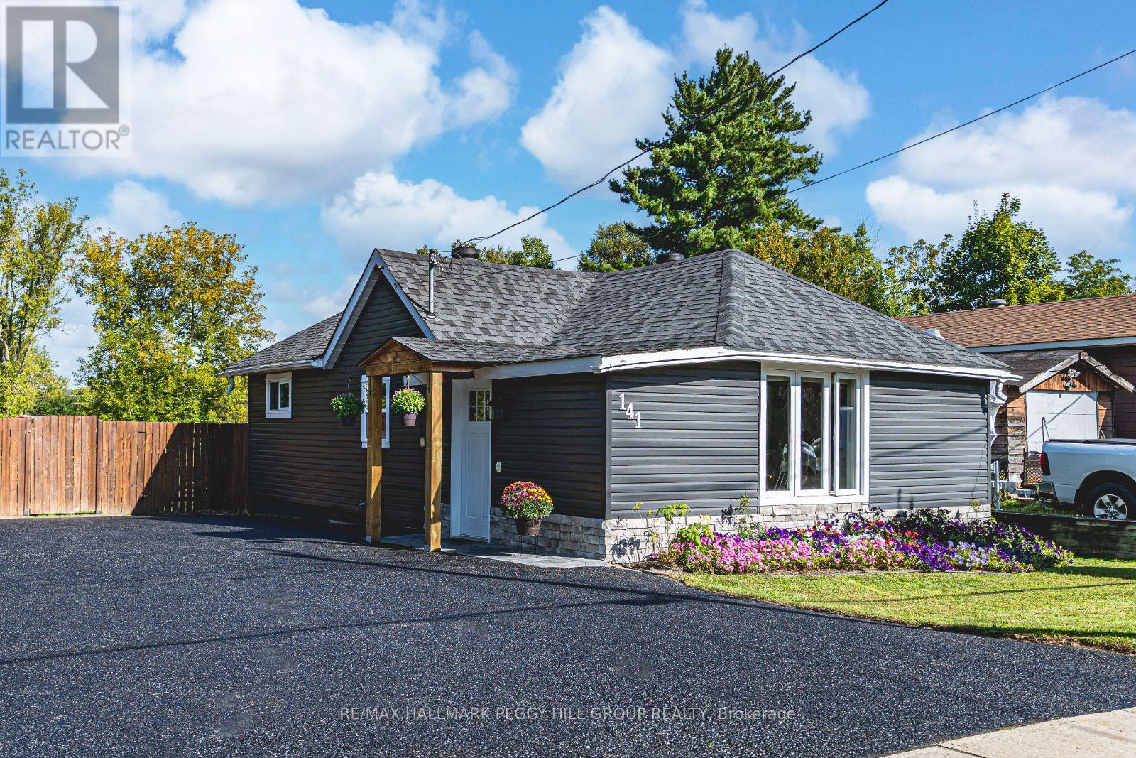 141 Poyntz St, Penetanguishene, ON L9M 1P5