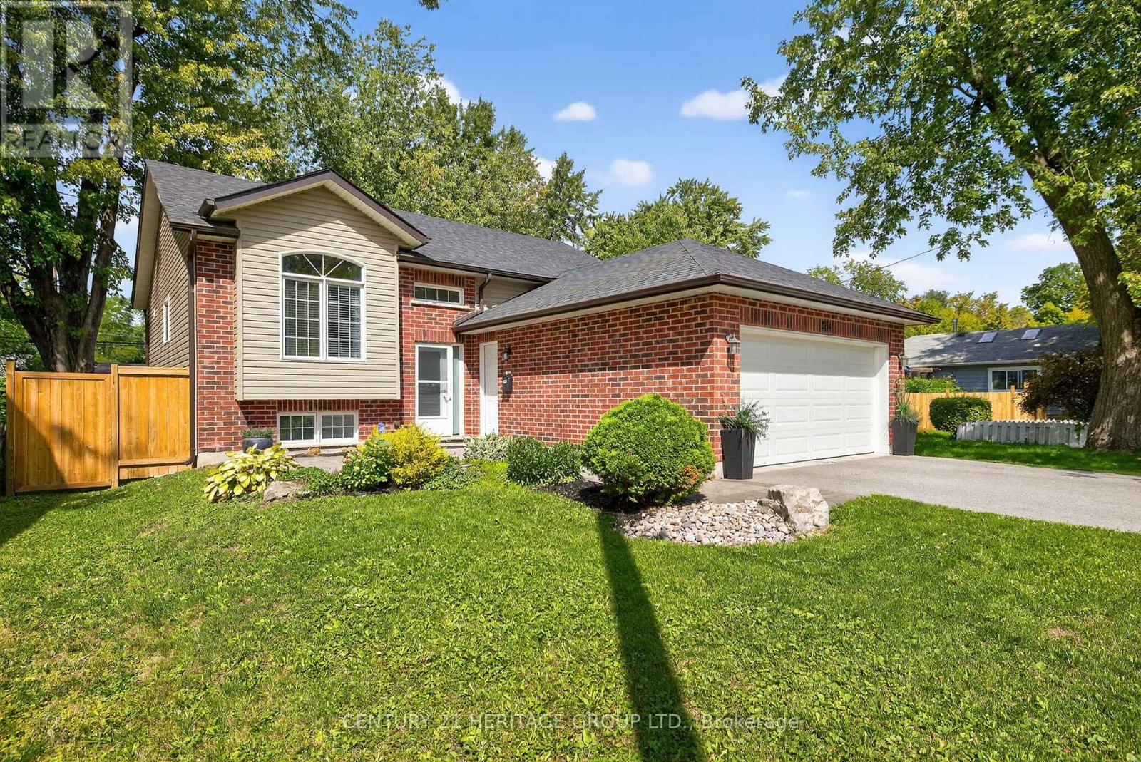 264 Glenwoods Ave, Georgina, ON L4P 2W8