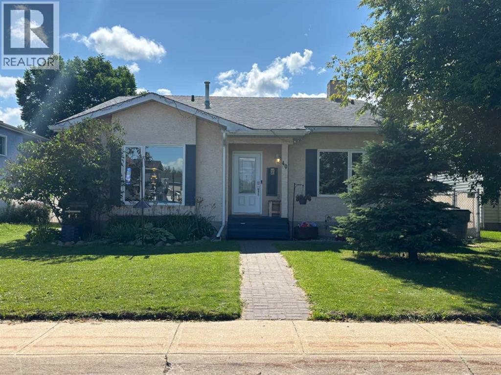 40 Graham Rd, Whitecourt, AB T7S 1B7