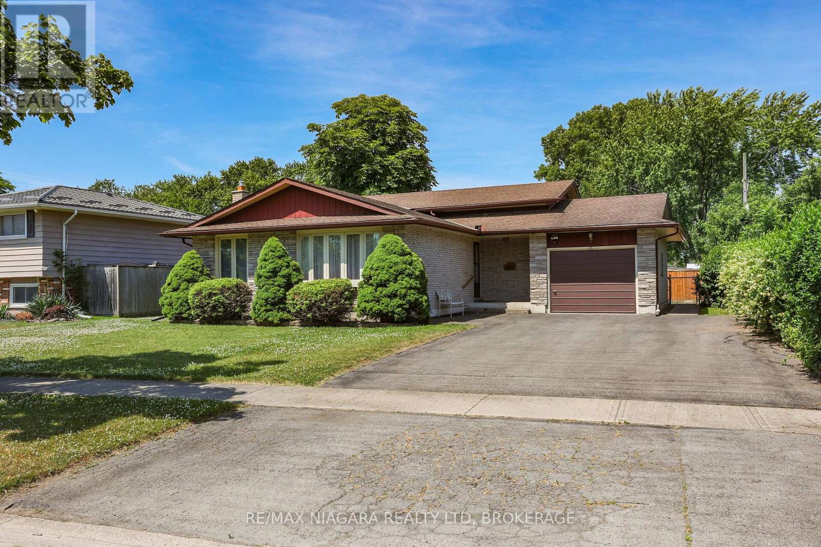 25 Oak St, Welland, ON L3C 3A1