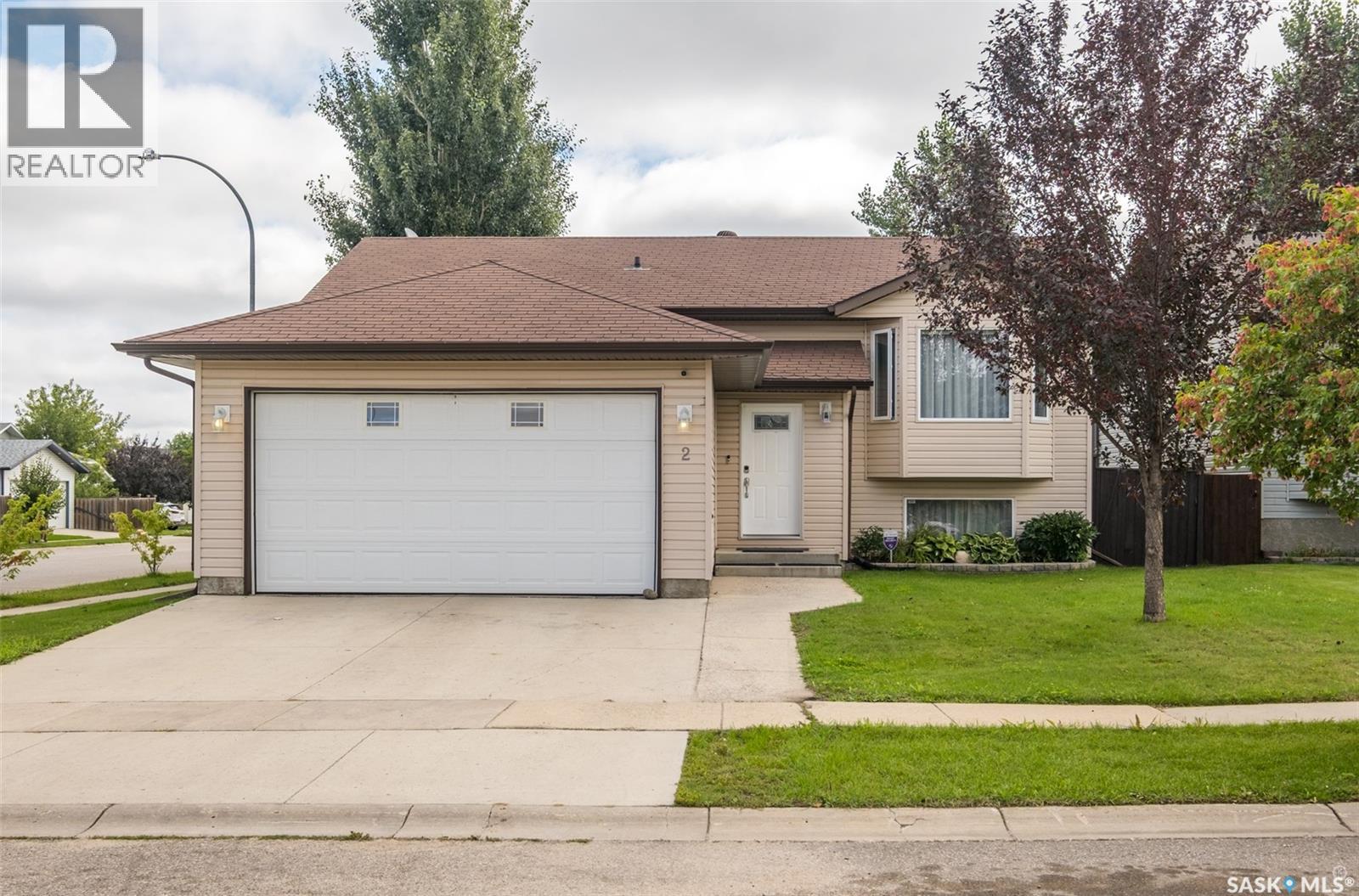 2 Steele Bay, Prince Albert, SK S6V 0H2