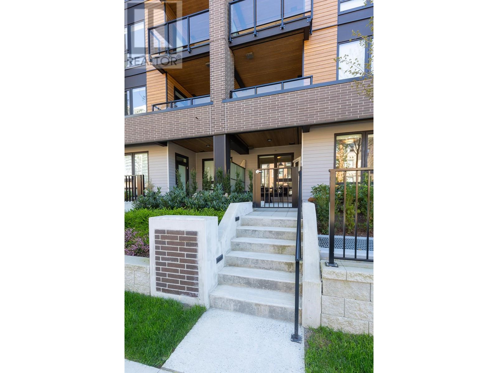 615 Cottonwood Avenue Unit 105, Coquitlam, BC V3J 2S5
