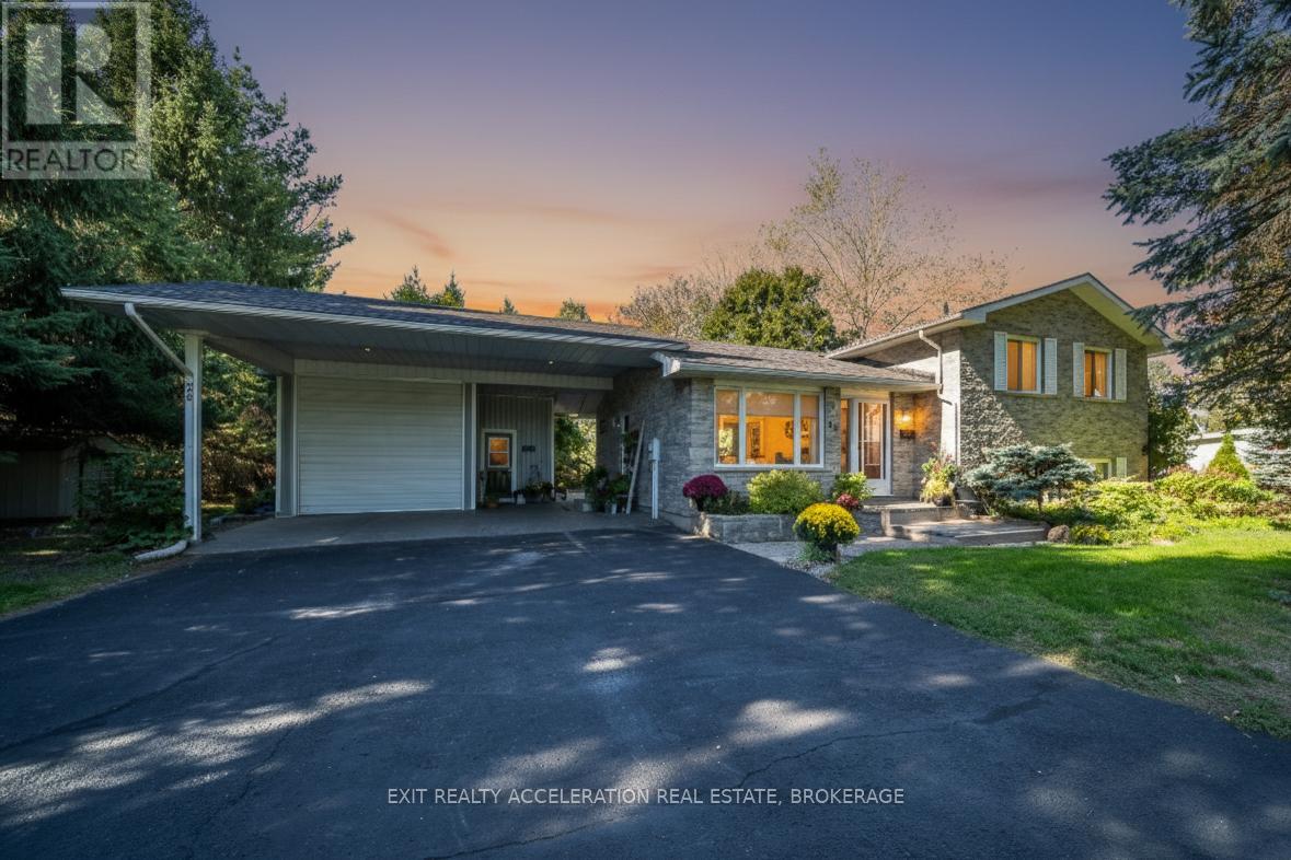 35 Riverview Dr, Greater Napanee, ON K7R 3A1