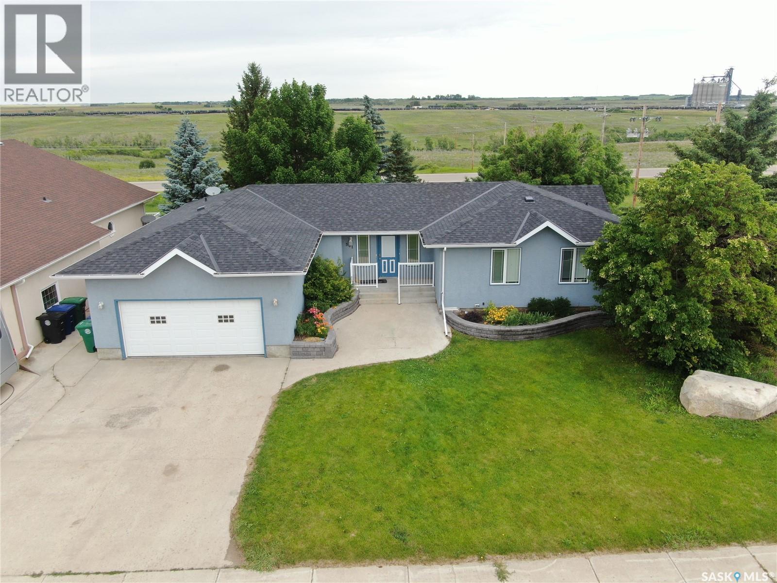 301 Turnbull Ave W, Biggar, SK S0K 0M0