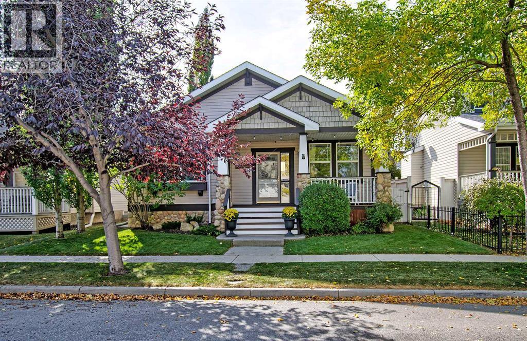 69 Inverness Grn SE, Calgary, AB T2Z 2X9