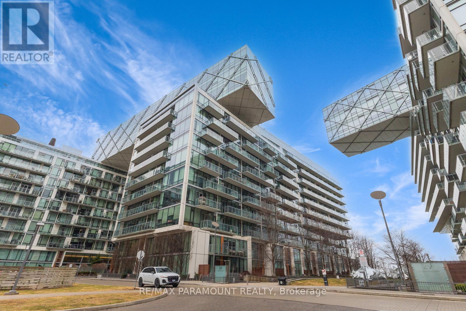 1101 39 Queens Quay E, Toronto, ON M5E 0A5