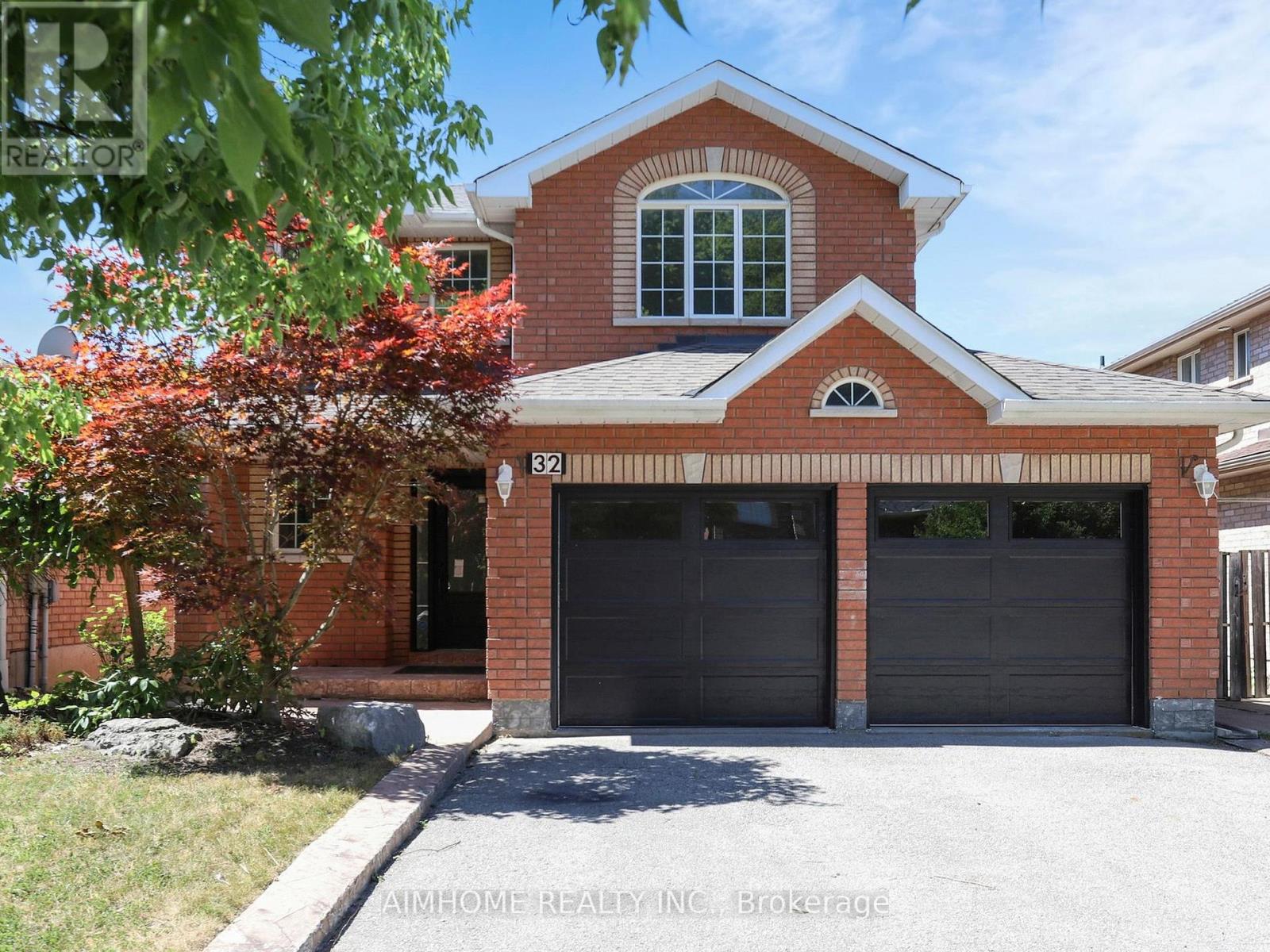 32 Bloom Cres, Barrie, ON L4N 0S8