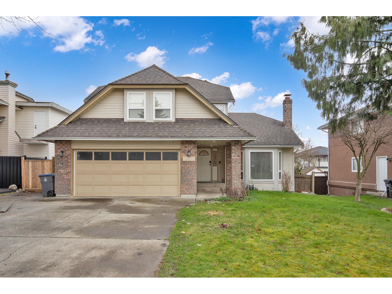 143 Street Unit 6960 #a, Surrey, BC V3W 0E3