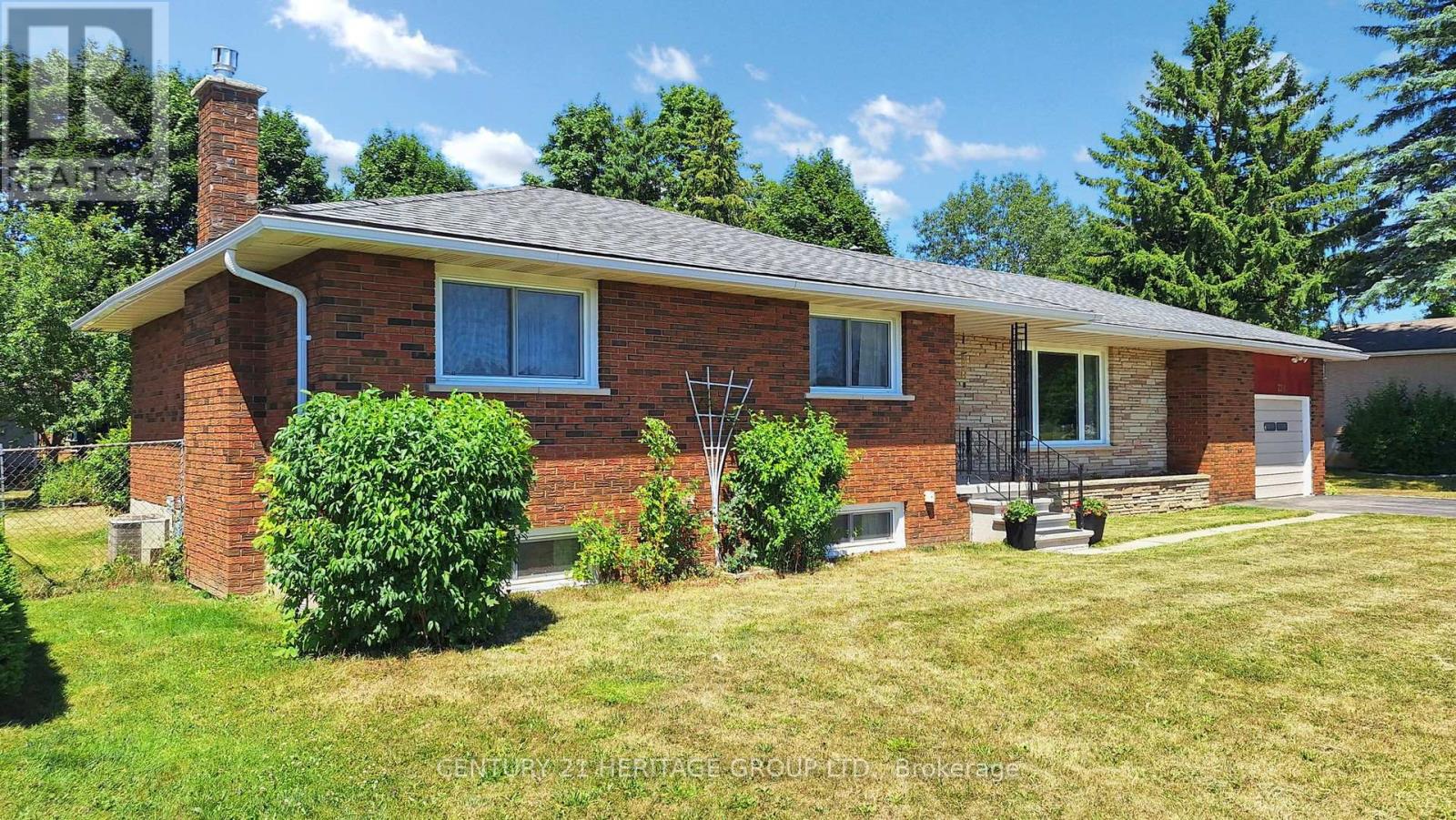224 Glenn Ave, Innisfil, ON L9S 1C4