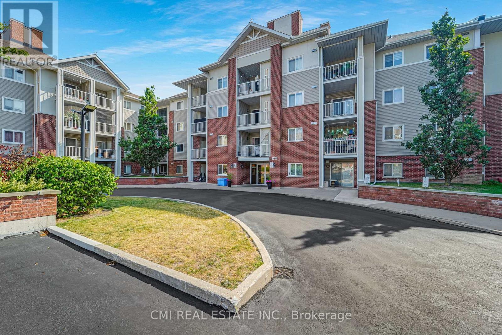 203 5225 Finch Ave E, Toronto, ON M1S 5W8