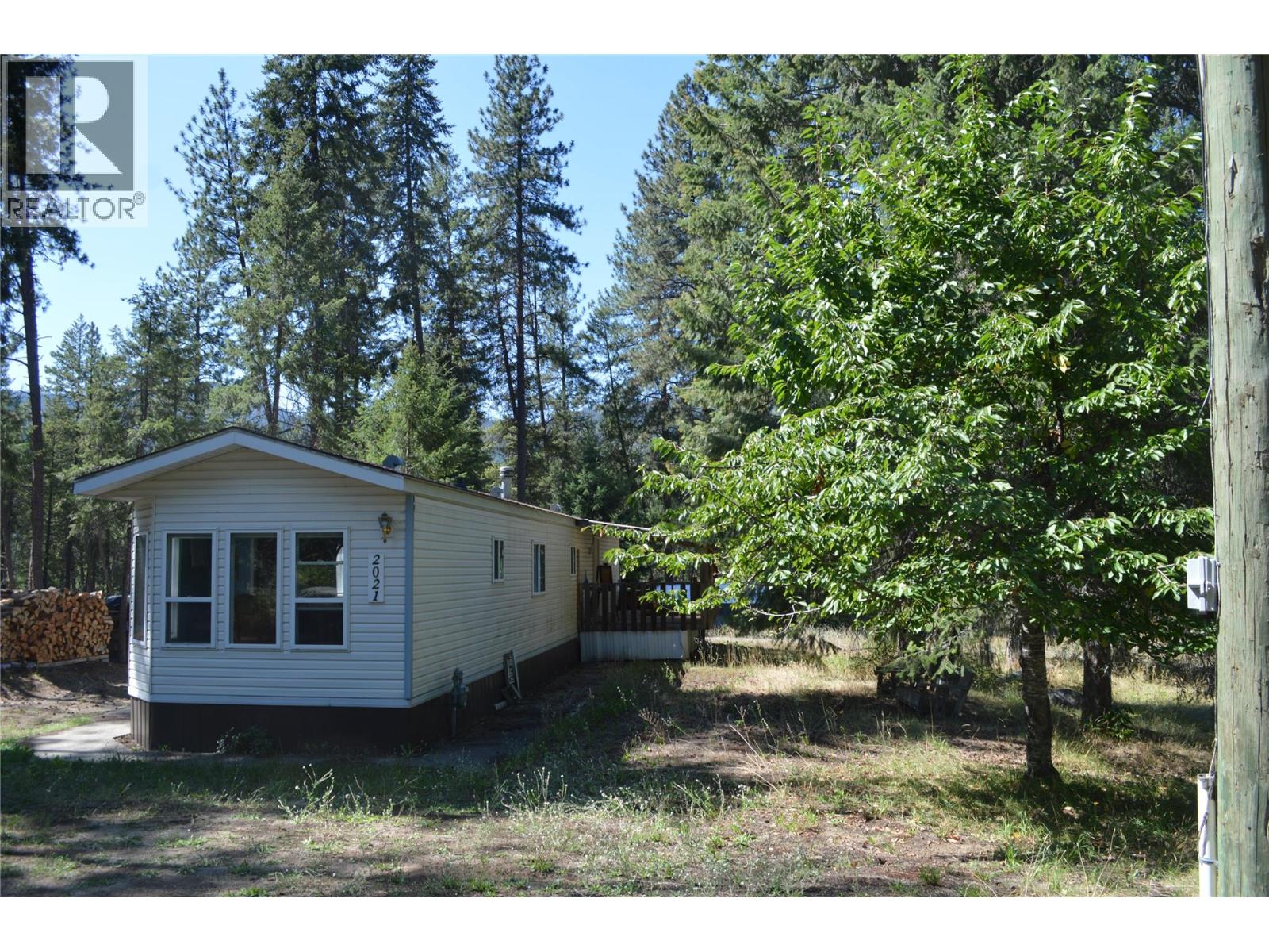 2021 Fife Rd, Christina Lake, BC V0H 1E3