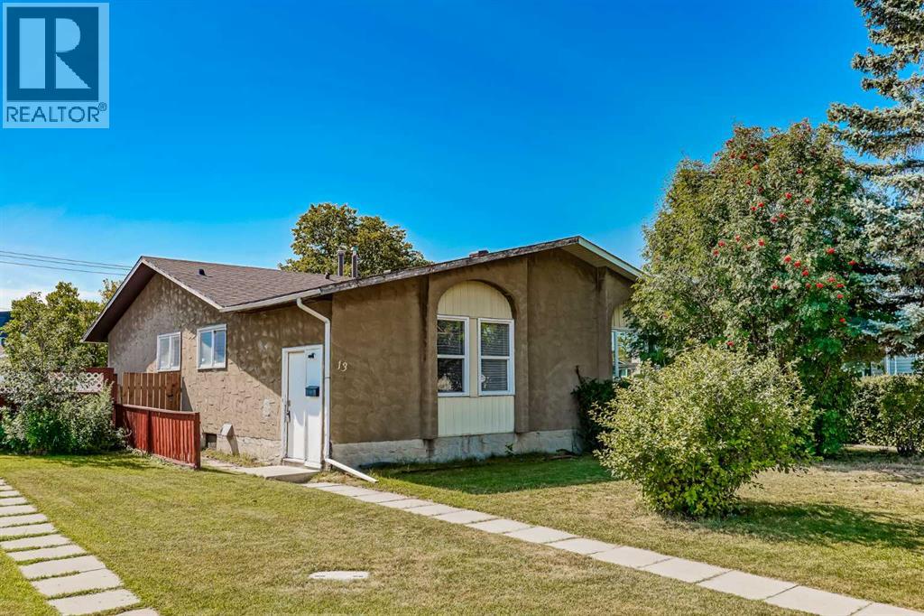 13 Rundlelawn Ct NE, Calgary, AB T2Y 3H3