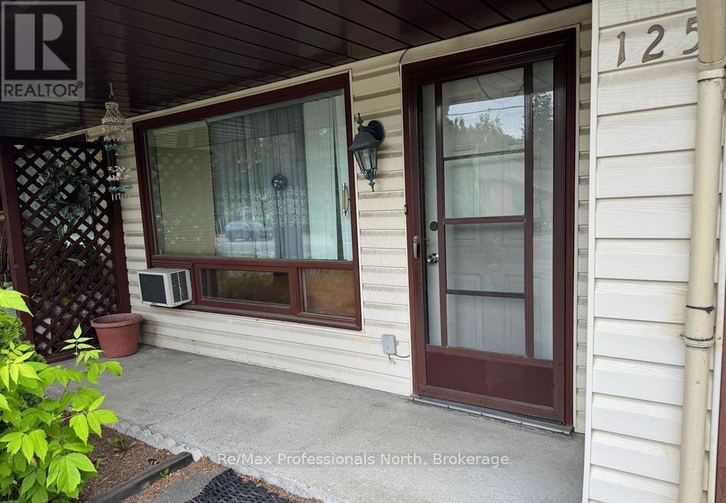 125 Taylor Rd, Bracebridge, ON P1L 1J5