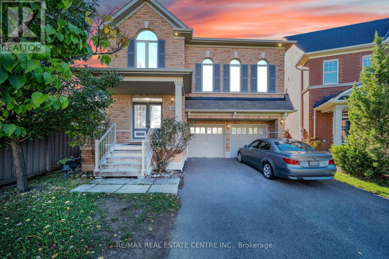 450 Tilt Pt, Milton, ON L9T 7Y5