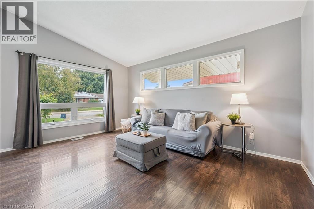 635 Raglan St, Minto, ON N0G 2P0
