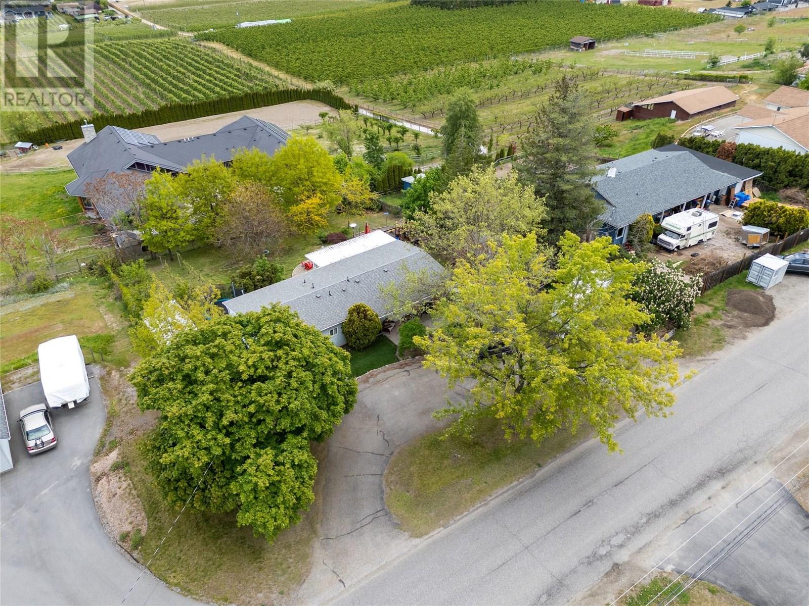 11331 Bond Rd, Lake Country, BC V4V 1J5