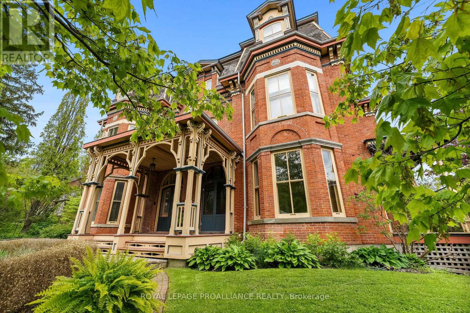 59 King St, Port Hope, ON L1A 2R6
