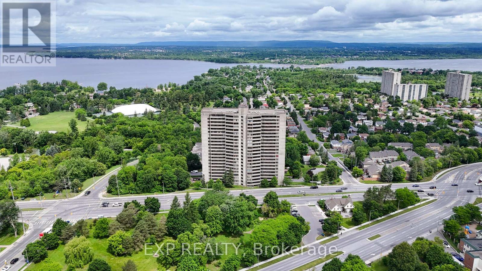 101 415 Greenview Ave, Ottawa, ON K2B 8G5