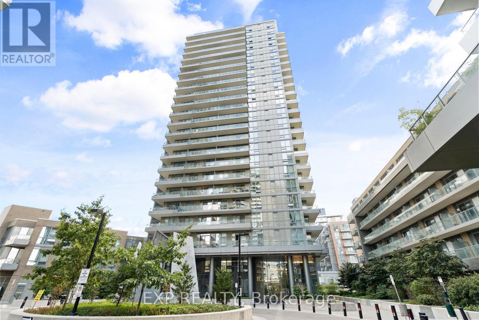 505 50 Forest Manor Rd, Toronto, ON M2J 0E3