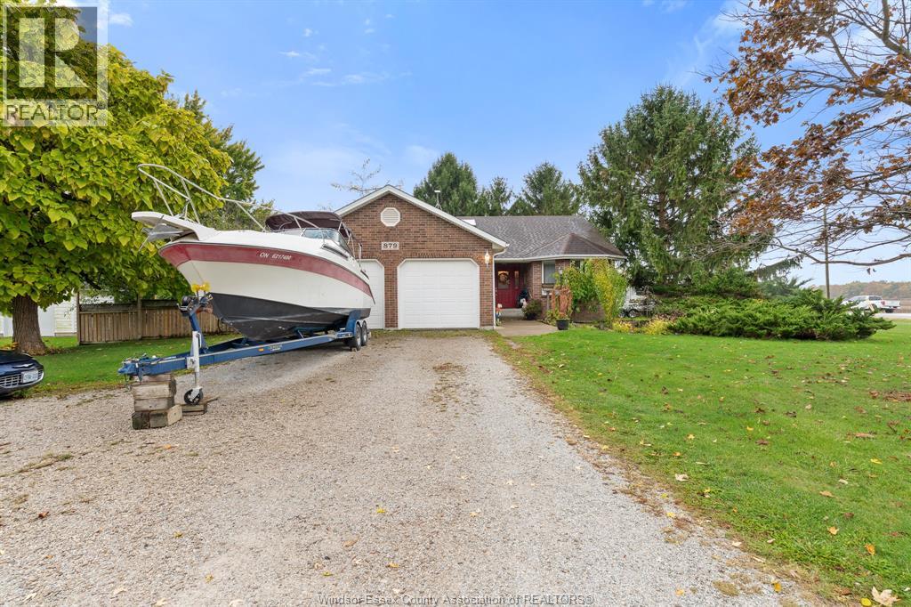 879 Road 2 W, Kingsville, ON N9Y 2E4