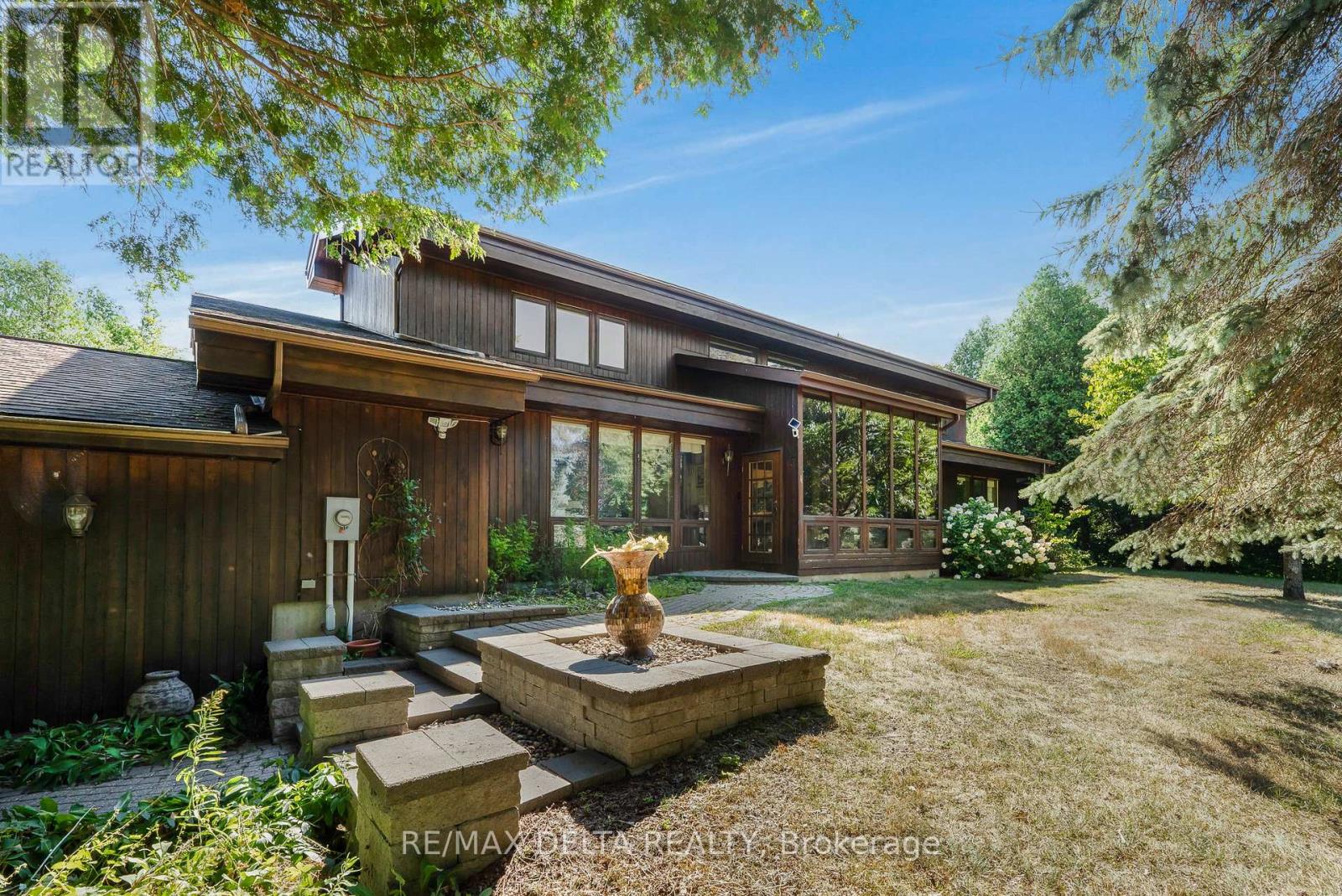 23 Belmont St NW, Champlain, ON K0B 1K0