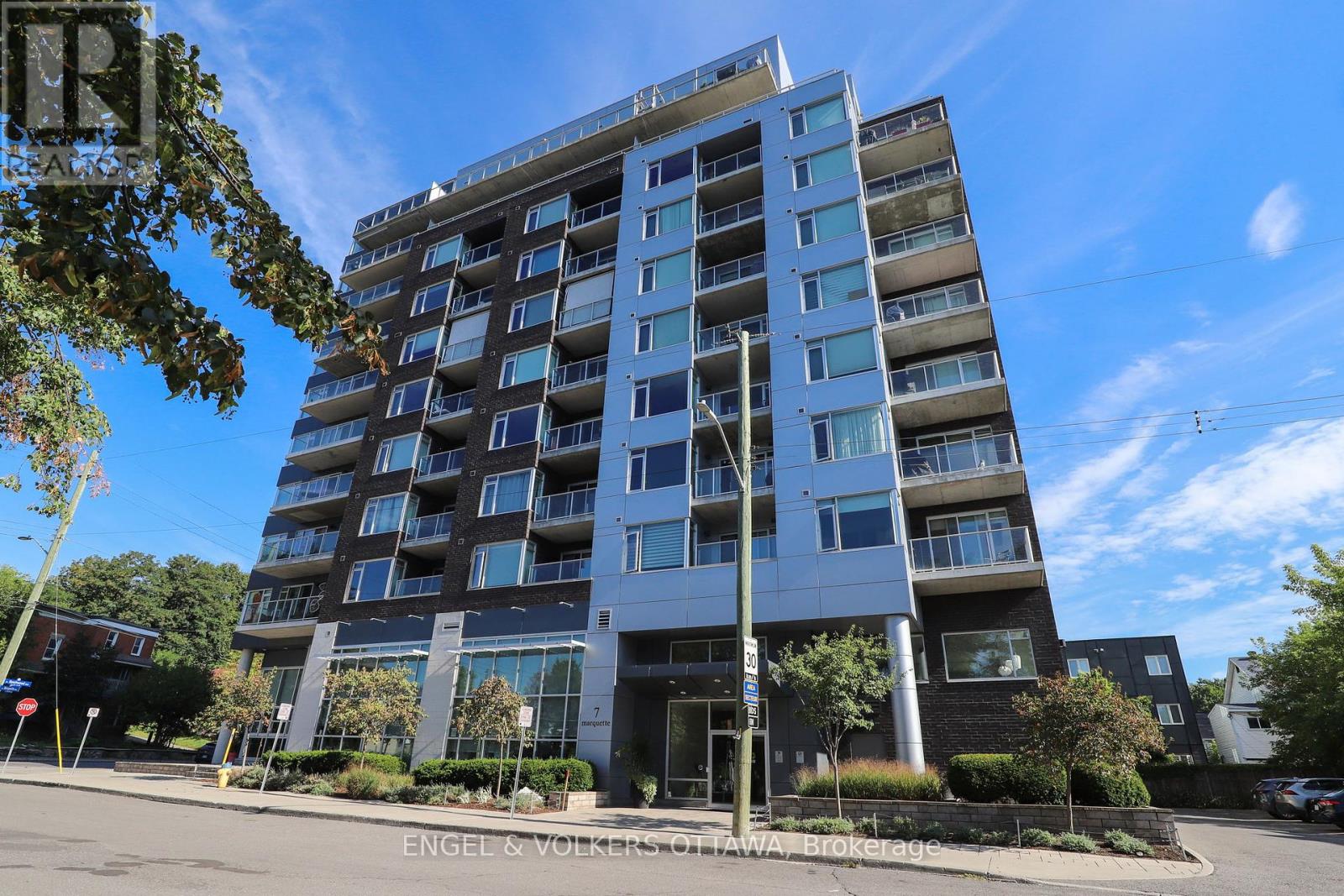 813 7 Marquette Ave, Ottawa, ON K1L 8A7